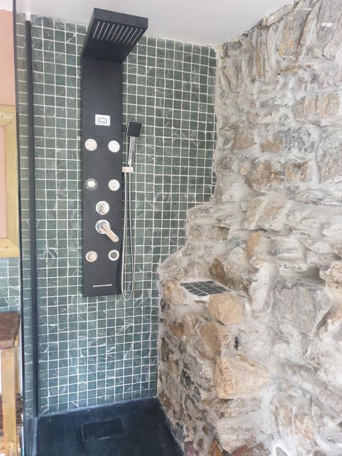 Maison De Village Avec Piscine Au-Dessus Des Cinque Terre Madonna del Trezzo Luaran gambar